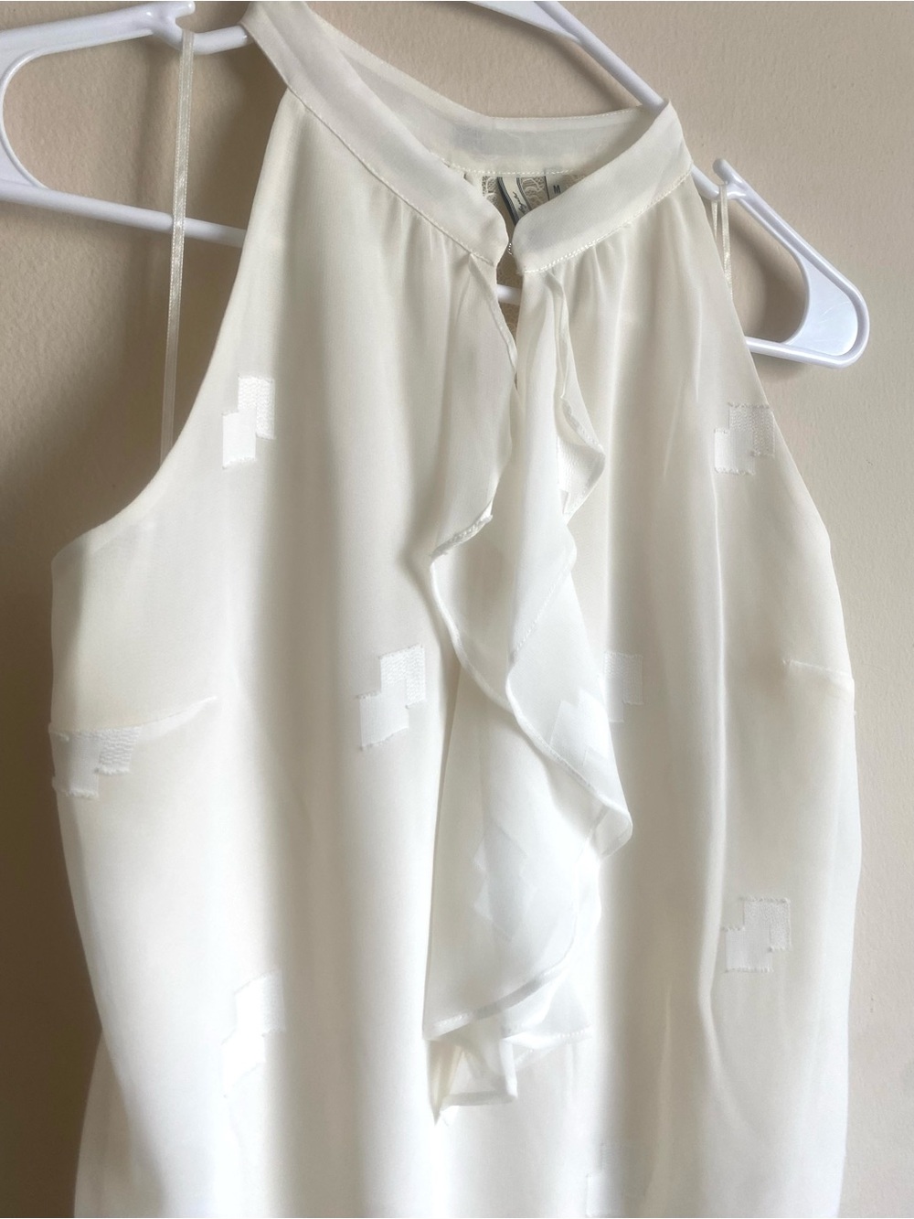 NWT Guess Ivory Lace Back Halter Blouse Sleeveless Smocked Hem Top M - Picture 5 of 9